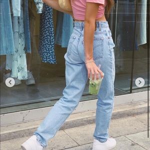 Levi vintage mom jeans light wash